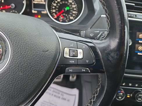 Used 2021 Volkswagen Tiguan SE R-Line image 18