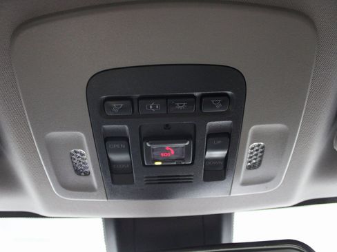 Used 2020 Toyota Camry SE image 41