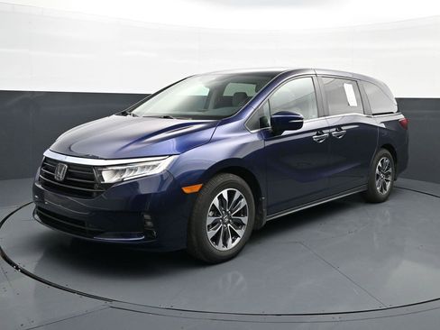 Used 2024 Honda Odyssey EX-L image 3