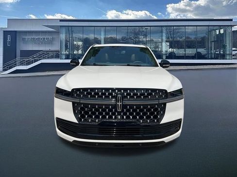 New 2027 Lincoln Navigator L Black Label AWD/4WD image 2
