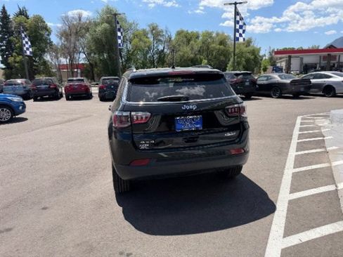 Used 2022 Jeep Compass Latitude AWD/4WD image 7