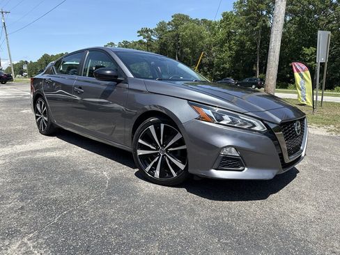 Used 2021 Nissan Altima 2.5 SR FWD image 3