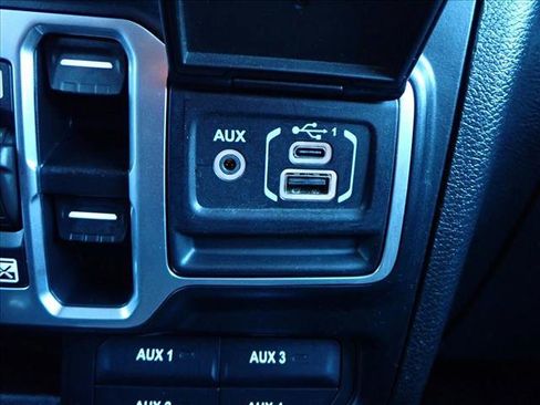 Used 2021 Jeep Gladiator Willys image 18