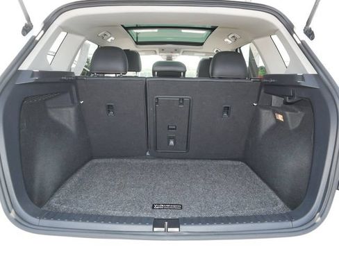 Certified 2023 Volkswagen Taos SE w/ Panoramic Sunroof Package AWD/4WD image 18