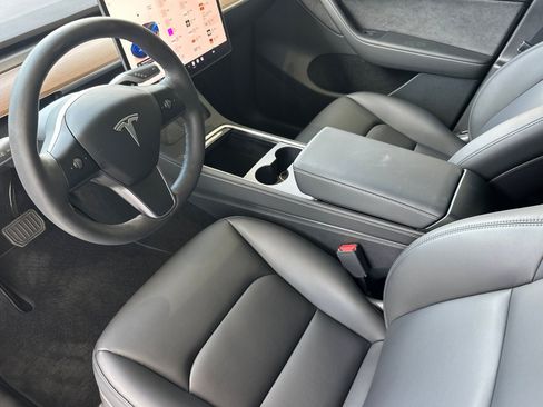 Used 2023 Tesla Model Y Long Range AWD/4WD image 11