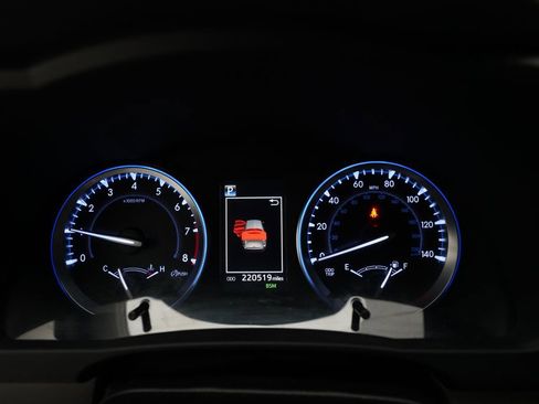 Used 2018 Toyota Highlander Limited Platinum image 2