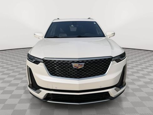 Used 2021 Cadillac XT6 Premium Luxury AWD/4WD image 2