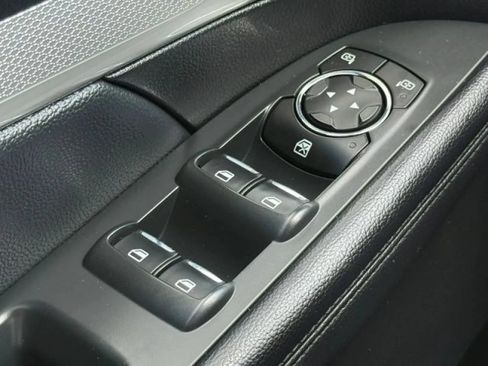Used 2017 Ford Explorer XLT AWD/4WD image 31