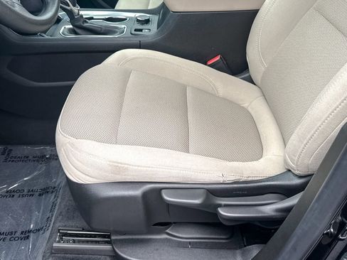 Used 2023 Chevrolet Traverse LS w/ Safety Package image 18