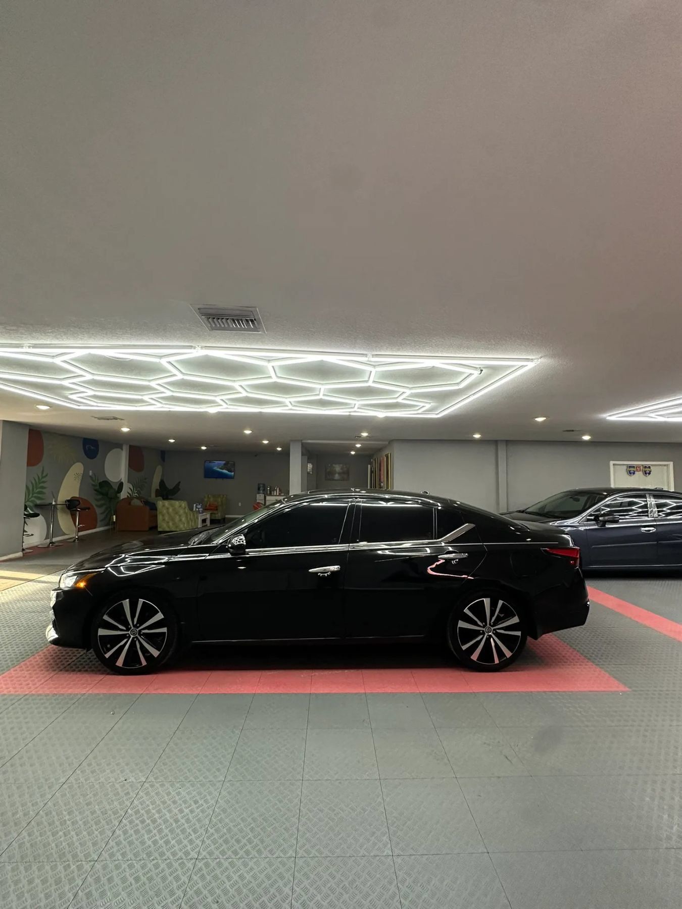 Used 2019 Nissan Altima 2.5 Platinum FWD image 3
