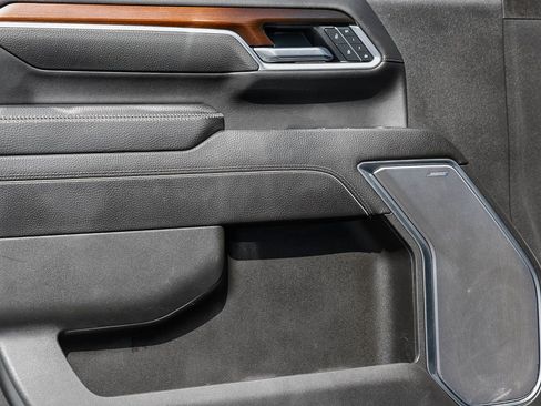 Used 2025 GMC Sierra 3500 Denali w/ Denali Reserve Package image 21