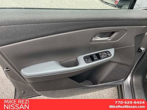 New 2026 Nissan Leaf image 9