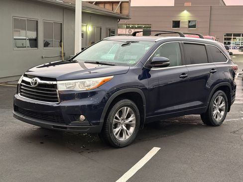 Used 2015 Toyota Highlander XLE AWD/4WD image 8