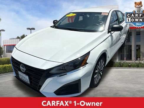 Used 2025 Nissan Altima 2.5 SV FWD image 2