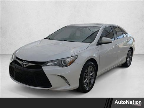 Used 2016 Toyota Camry SE w/ Moonroof Package image 1