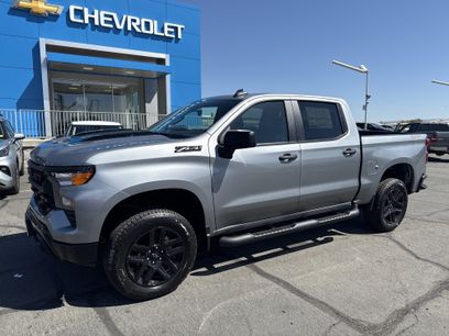 New 2026 Chevrolet Silverado 1500 Custom Trail Boss w/ Turbomax Blackout Package