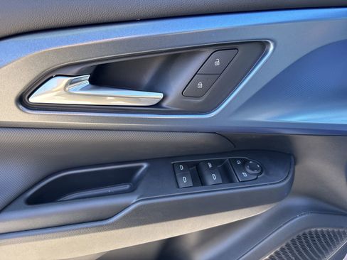 New 2026 Chevrolet Equinox EV LT image 16