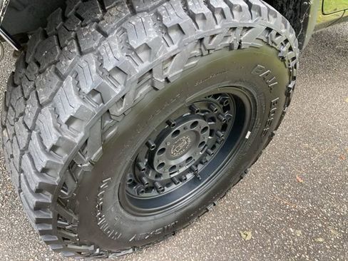 Used 2024 Jeep Wrangler Sport S image 17