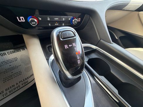 Used 2020 Buick Enclave Essence AWD/4WD image 25
