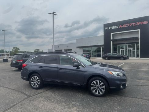 Used 2017 Subaru Outback 3.6R Limited AWD/4WD image 2
