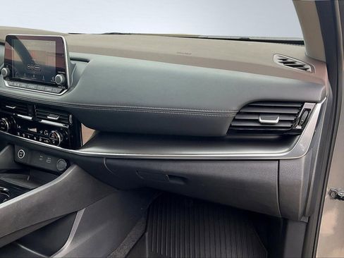 Certified 2023 Nissan Rogue SV image 23