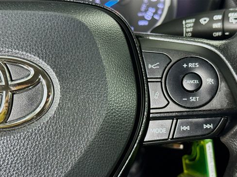 Used 2022 Toyota RAV4 LE AWD/4WD image 14