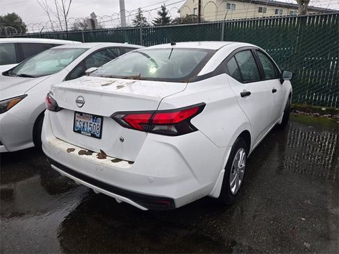 Used 2025 Nissan Versa S w/ Trunk Package image 3