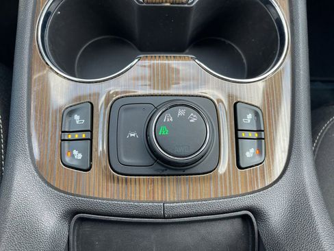 Used 2022 GMC Acadia SLE w/ Driver Convenience Package image 21