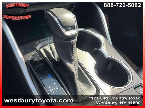 Used 2023 Toyota Highlander XLE AWD/4WD image 30