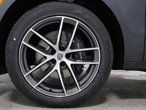 New 2026 Porsche Macan AWD/4WD image 39