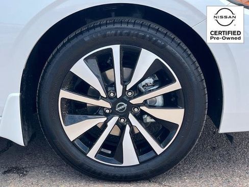 Certified 2025 Nissan Sentra SV w/ SV Premium Package FWD image 8