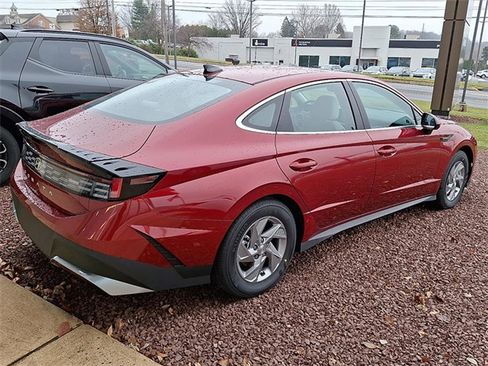 Used 2025 Hyundai Sonata SE image 3