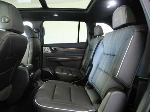 New 2026 Buick Enclave Avenir w/ Super Cruise Package AWD/4WD image 16
