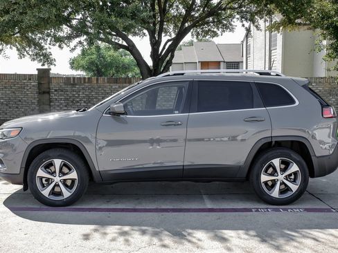 Used 2021 Jeep Cherokee Limited w/ Mopar Interior Package image 21