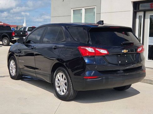 Used 2020 Chevrolet Equinox LS w/ LS Convenience Package FWD image 4