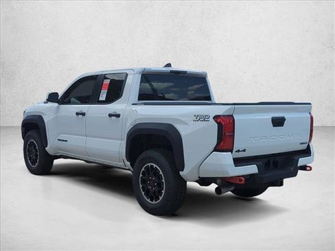 Certified 2025 Toyota Tacoma TRD Off-Road AWD/4WD image 6