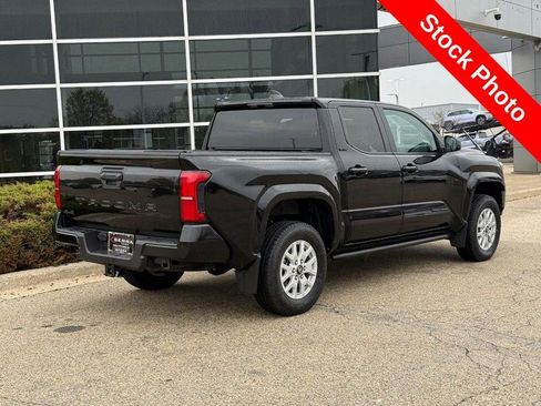 Used 2024 Toyota Tacoma SR5 AWD/4WD image 3
