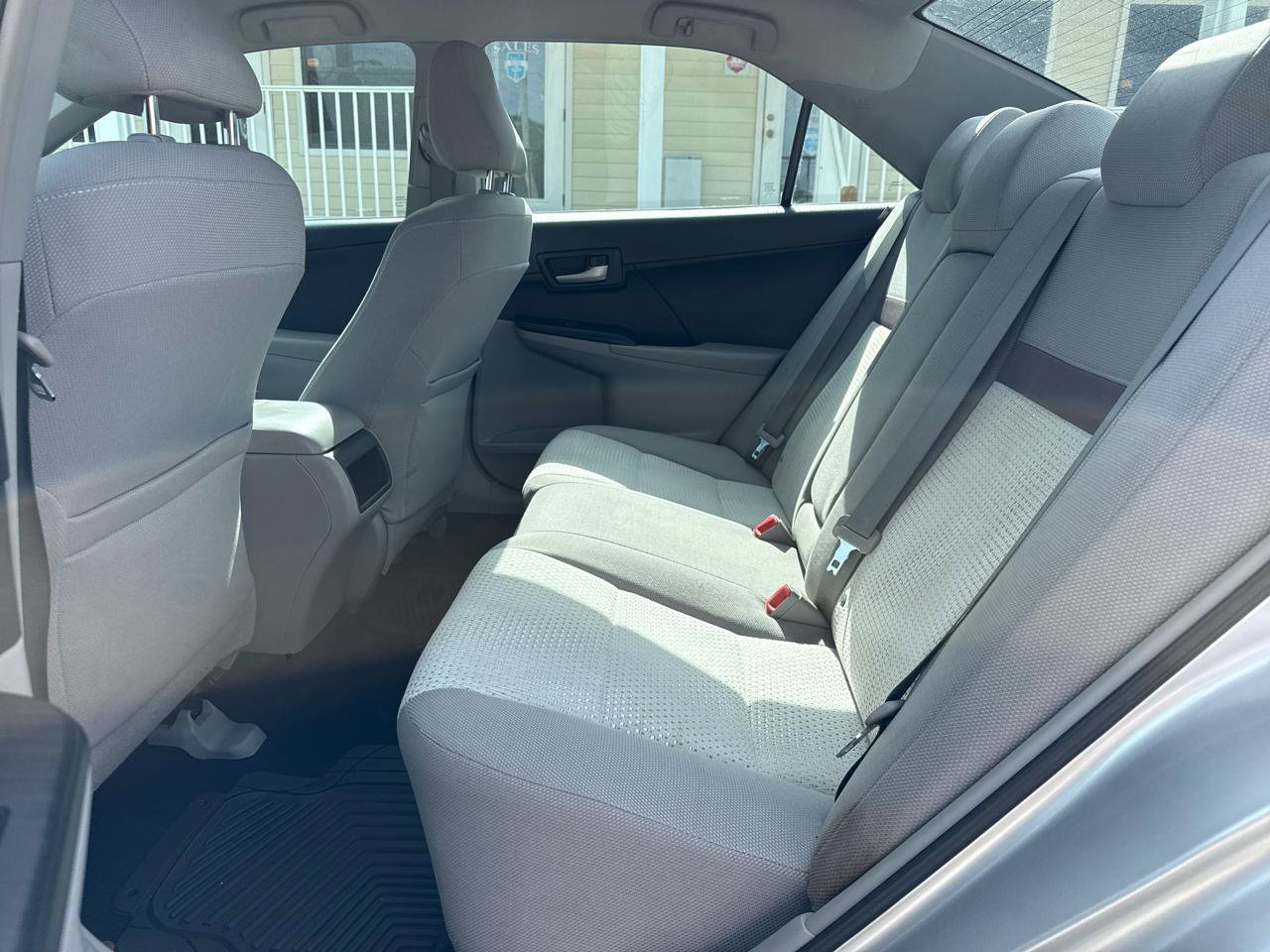Used 2013 Toyota Camry LE FWD image 23