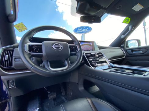 Used 2025 Nissan Armada SL AWD/4WD image 25