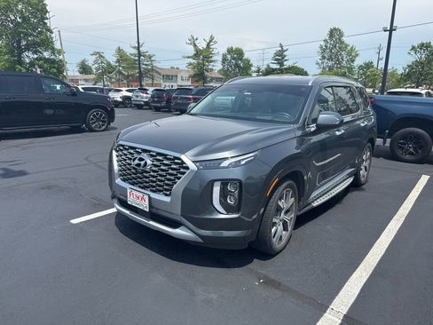 Used 2022 Hyundai Palisade Limited w/ Cargo Package AWD/4WD image 2