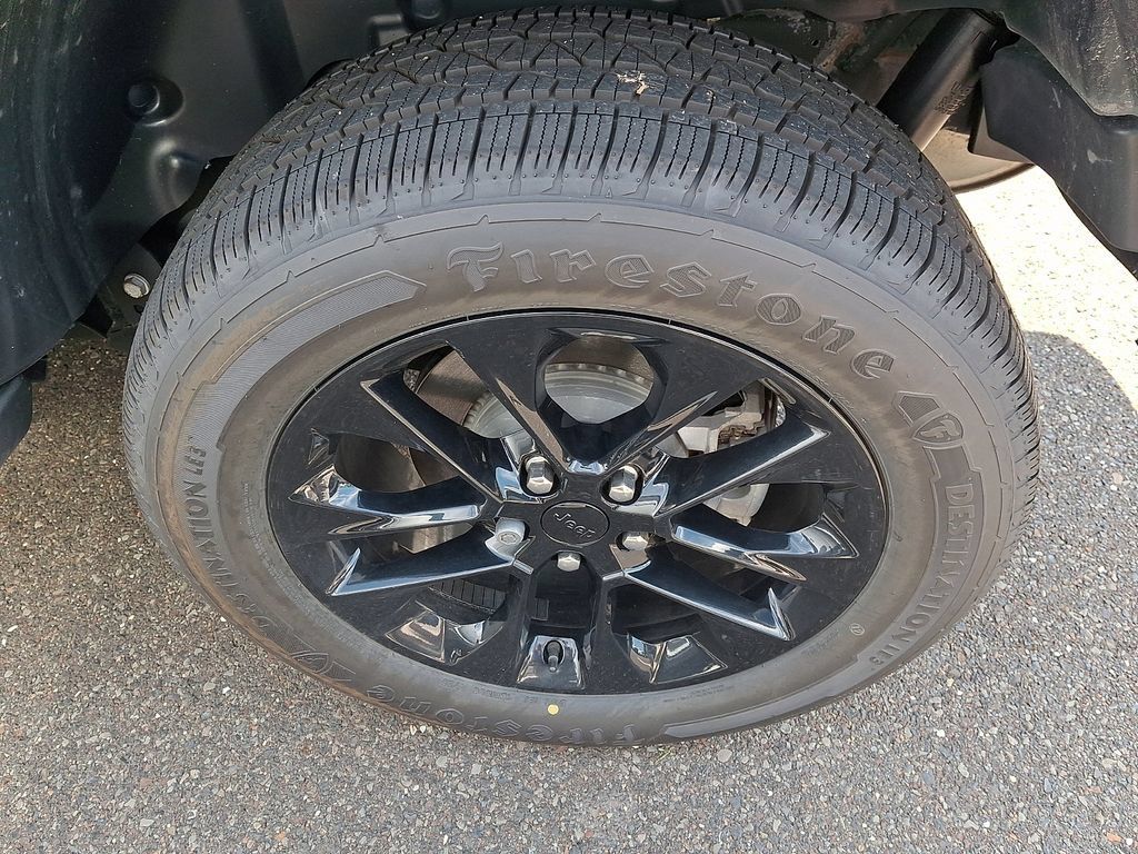 Used 2020 Jeep Wrangler Unlimited Sahara AWD/4WD image 7
