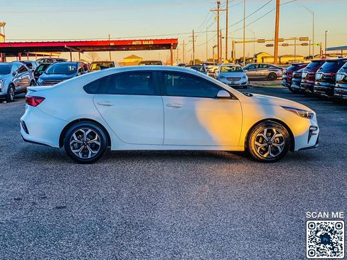 Used 2019 Kia Forte LXS image 9