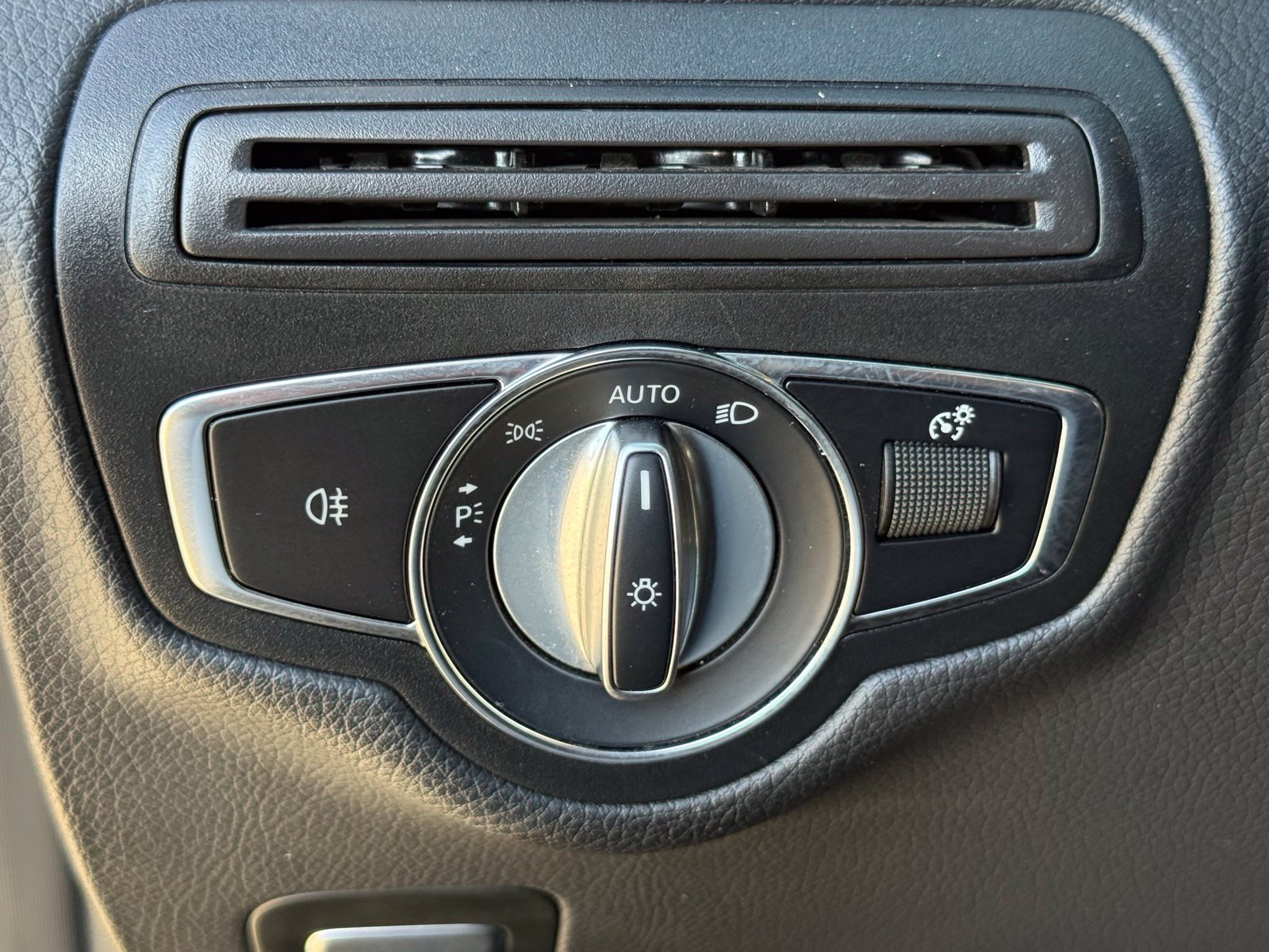 Used 2022 Mercedes-Benz GLC 300 image 28