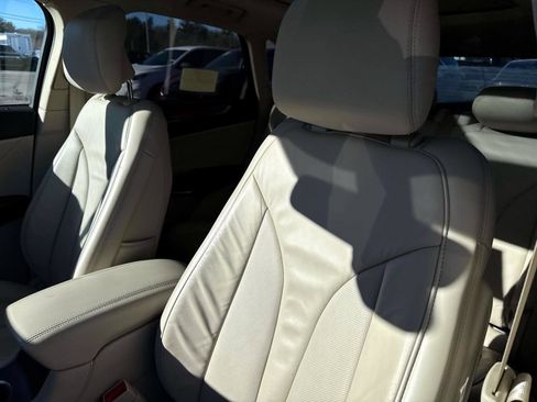 Used 2017 Lincoln MKC Select w/ Select Plus Package image 15