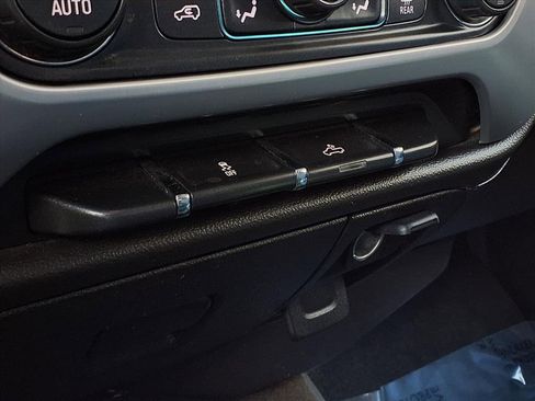 Used 2018 GMC Sierra 1500 SLE w/ SLE Value Package image 10