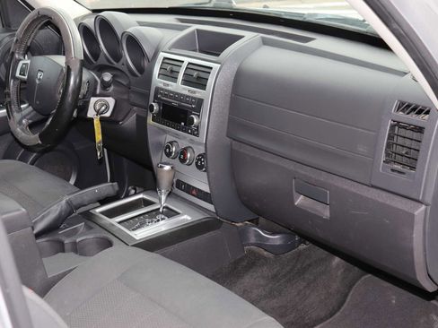 Used 2011 Dodge Nitro SXT image 21