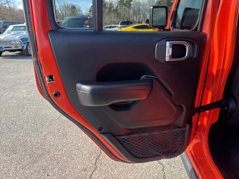 Used 2020 Jeep Wrangler Unlimited Rubicon w/ Cold Weather Group image 26