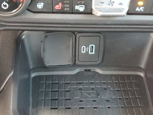 Used 2024 Ford Bronco Badlands AWD/4WD image 30