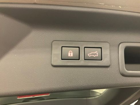 Used 2025 Subaru Forester Limited AWD/4WD image 27