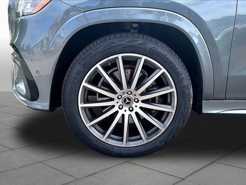 Used 2025 Mercedes-Benz GLS 450 4MATIC image 11